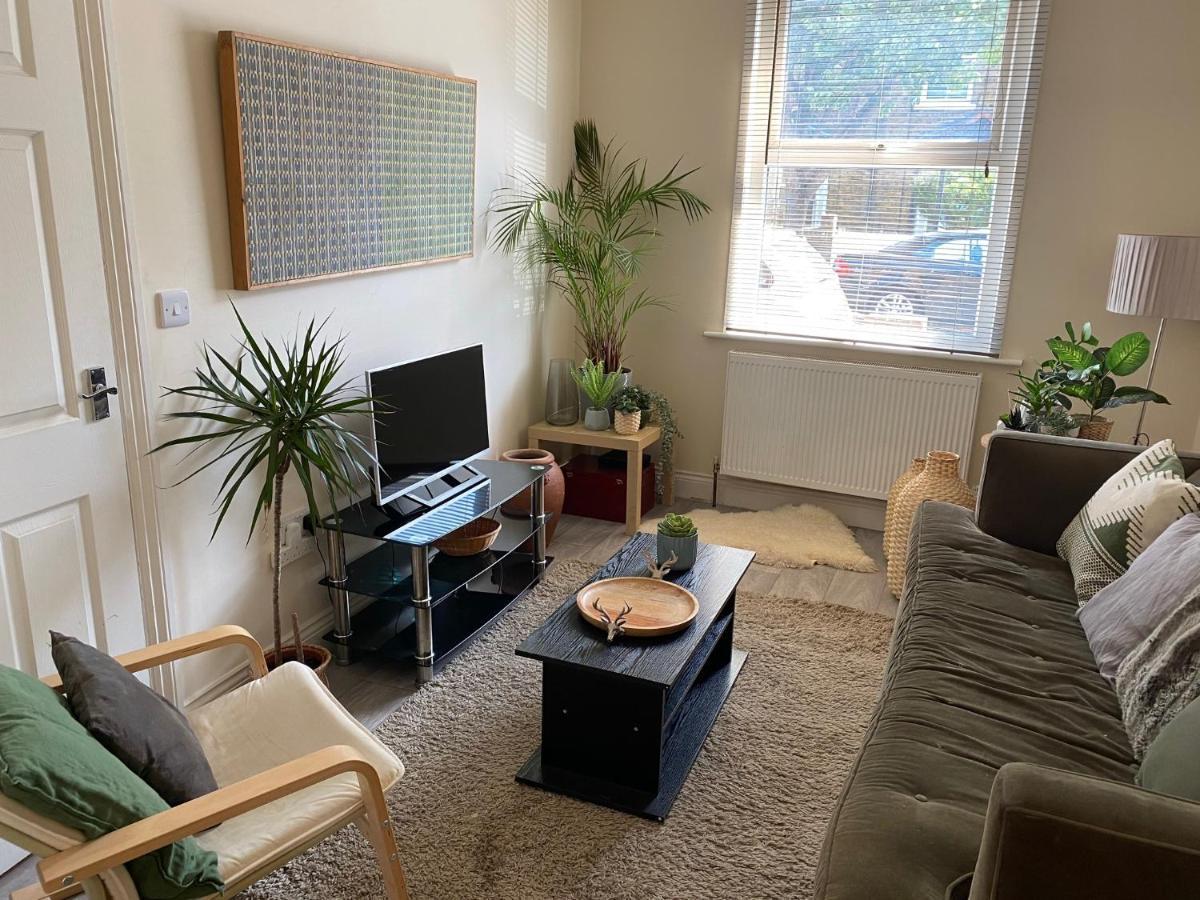 35 Mins To Central London. 3 Bedrooms. 2 Bathrooms With Garden 外观 照片