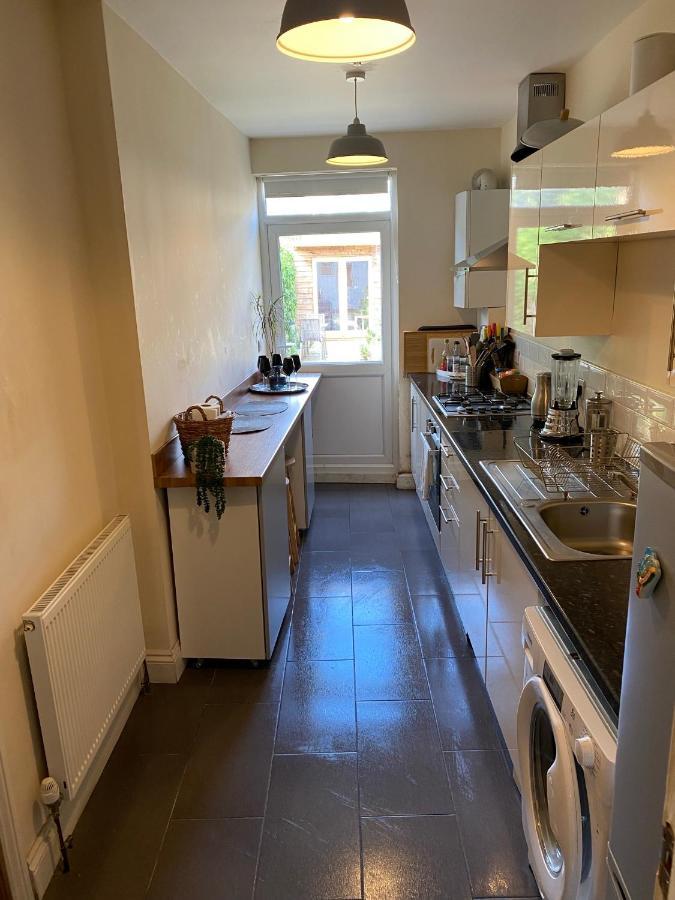 35 Mins To Central London. 3 Bedrooms. 2 Bathrooms With Garden 外观 照片